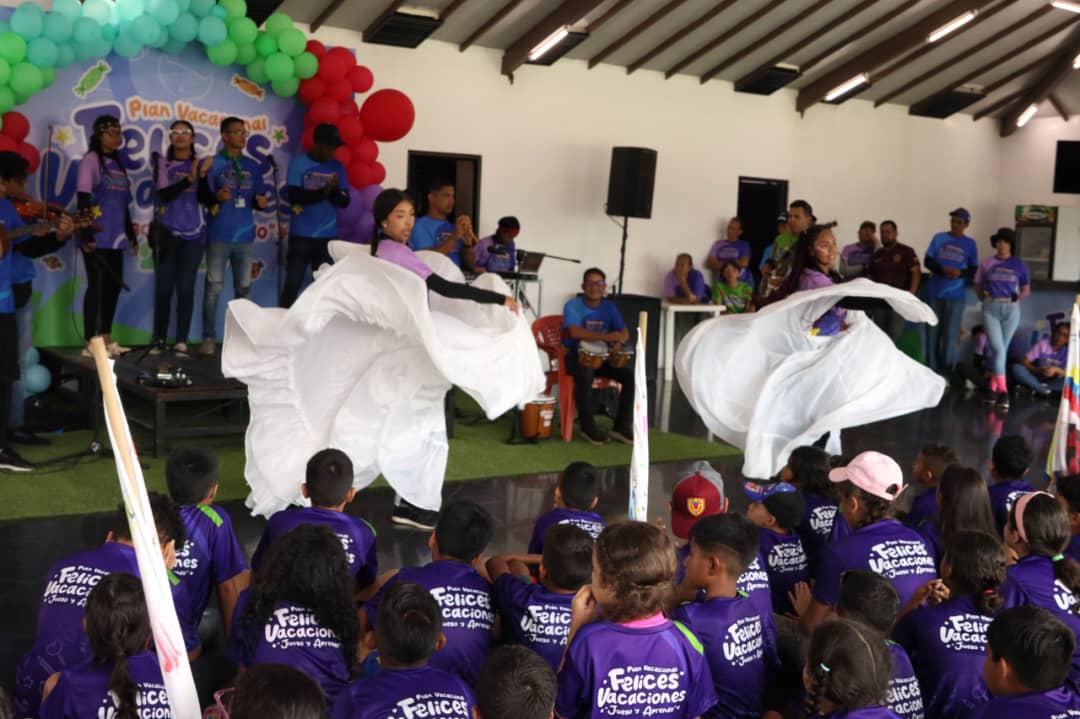 "Felices Vacaciones 2025" llena de alegría a niños de la Gobernación de Monagas 4 vacaciones4 1