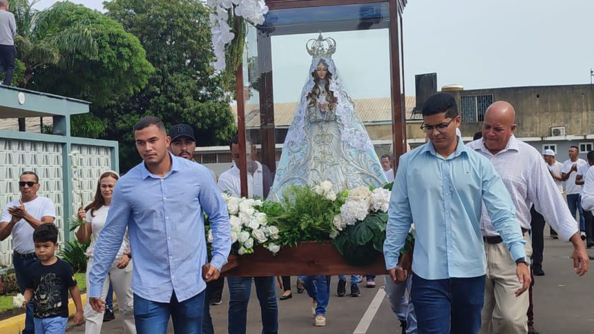 Réplica de la Virgen del Valle visita sede estadal del Ministerio de Obras Públicas 1 virgen