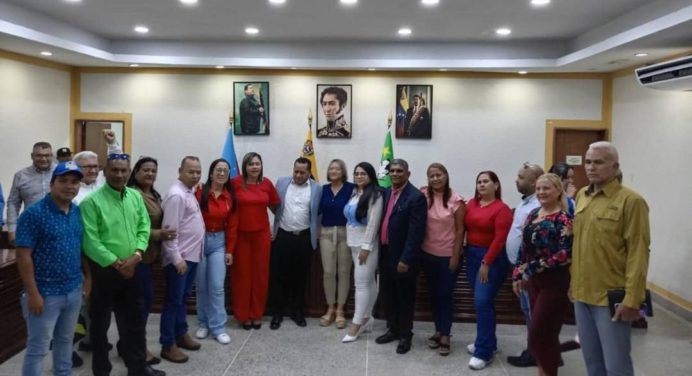 En Zamora juramentan nueva directiva del Concejo Municipal para el período 2025