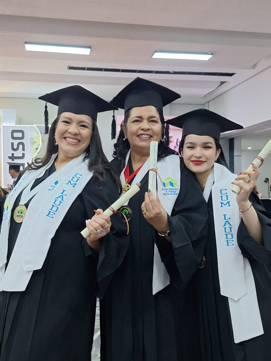 El IUTSO egresa a 124 nuevos TSU en idiomas mención Inglés 3 IMG 20250830 WA0044