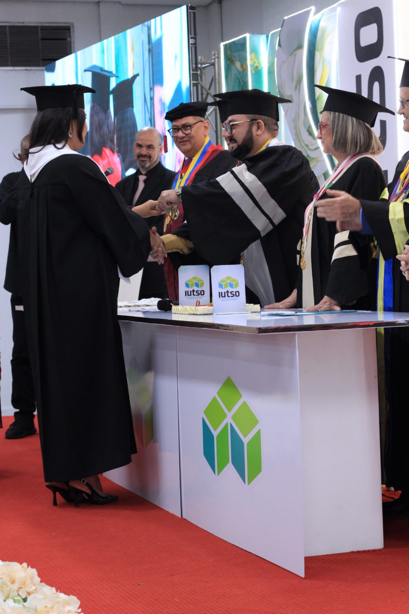 El IUTSO egresa a 124 nuevos TSU en idiomas mención Inglés 9 IMG 4326