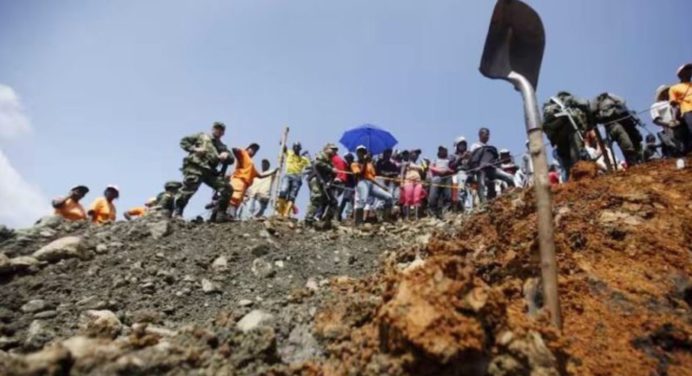 Colombia: Siete mineros atrapados tras un derrumbe en un socavón