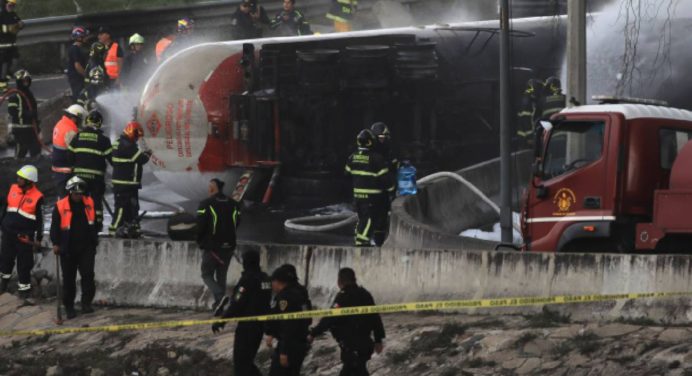 Explosión de camión de gas en México deja seis muertos