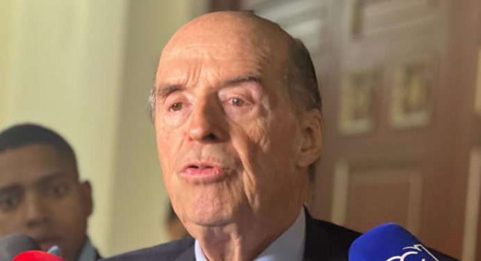 Excanciller colombiano Álvaro Leyva: Inhabilitación de 10 años