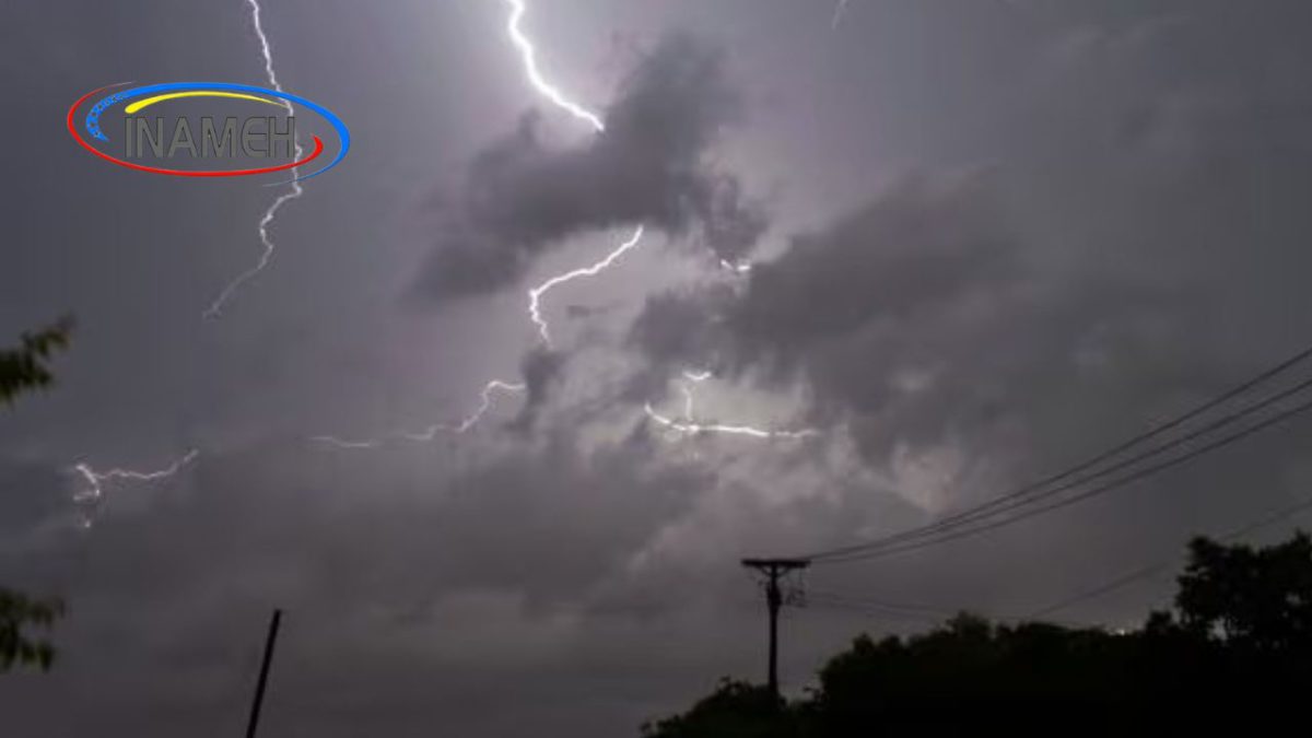  Abundante nubosidad y lluvias