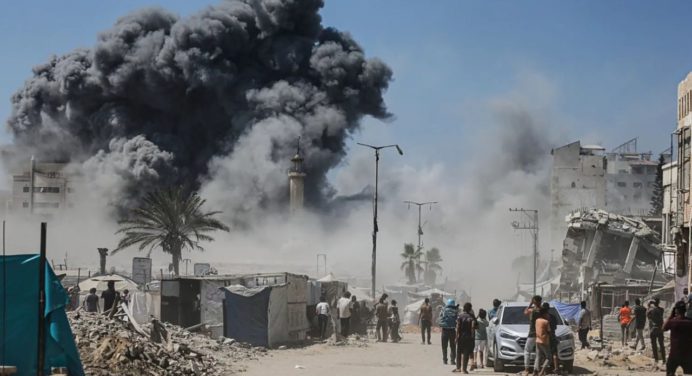 Civiles en Gaza: Desplazamiento forzado hacia el sur en medio de la invasión israelí