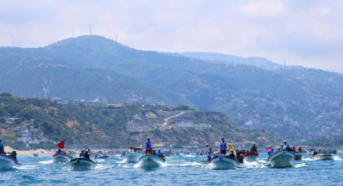 Movilización en las costas de pescadores que rechazan las agresiones de EE.UU.