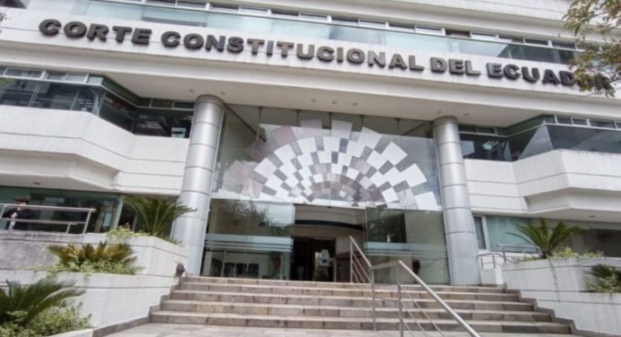 Corte de Ecuador avala referéndum sobre una nueva Constitución