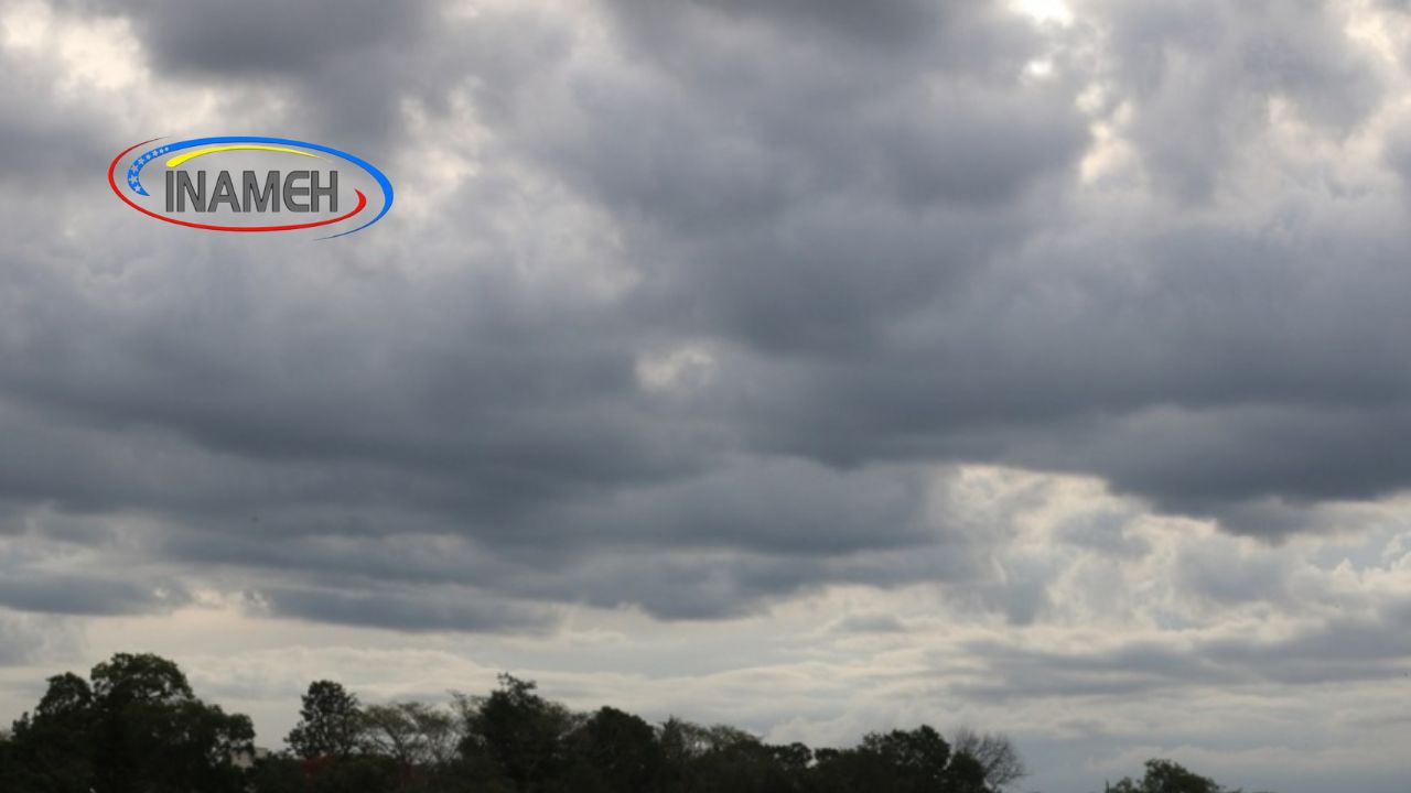 amanece con zonas nubladas