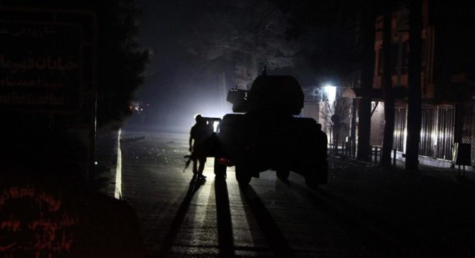 Afganistán en la oscuridad: 20 horas de apagón y la indiferencia del régimen Talibán