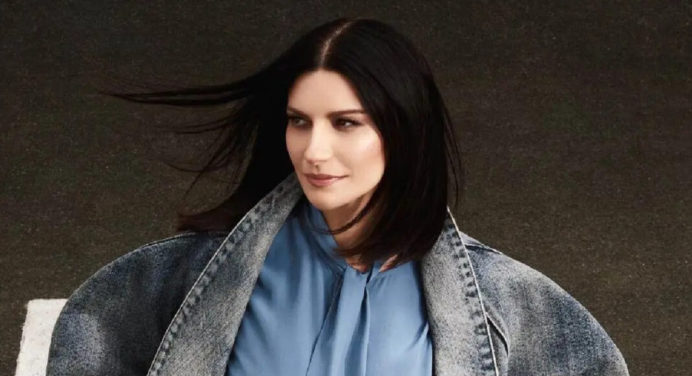 Laura Pausini se suma a artistas que piden protección de la UE frente a la IA