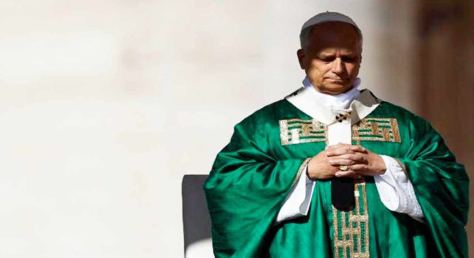 Papa León XIV expresó dolor por muertos en tifones ocurridos en Asia