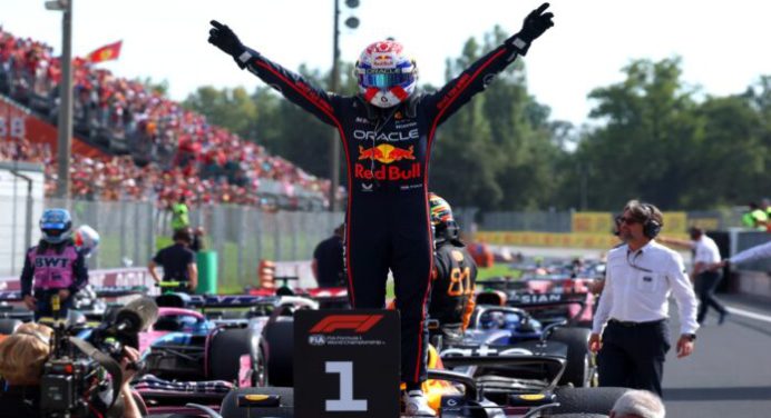 Max Verstappen se quedó con la victoria en Italia 