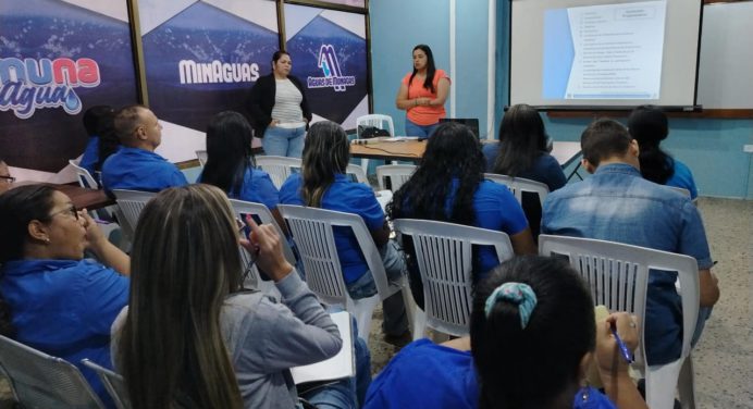 Trabajadores de Aguas de Monagas reciben capacitación sobre atención al público