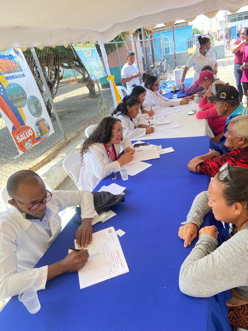 Barrio Adentro desplegó jornada médica en Santa Bárbara 3 barrio adentro2