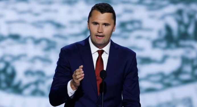 Activista Charlie Kirk fue asesinado de un disparo en una universidad