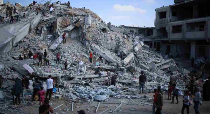 Israel destruye otro alto edificio en Gaza