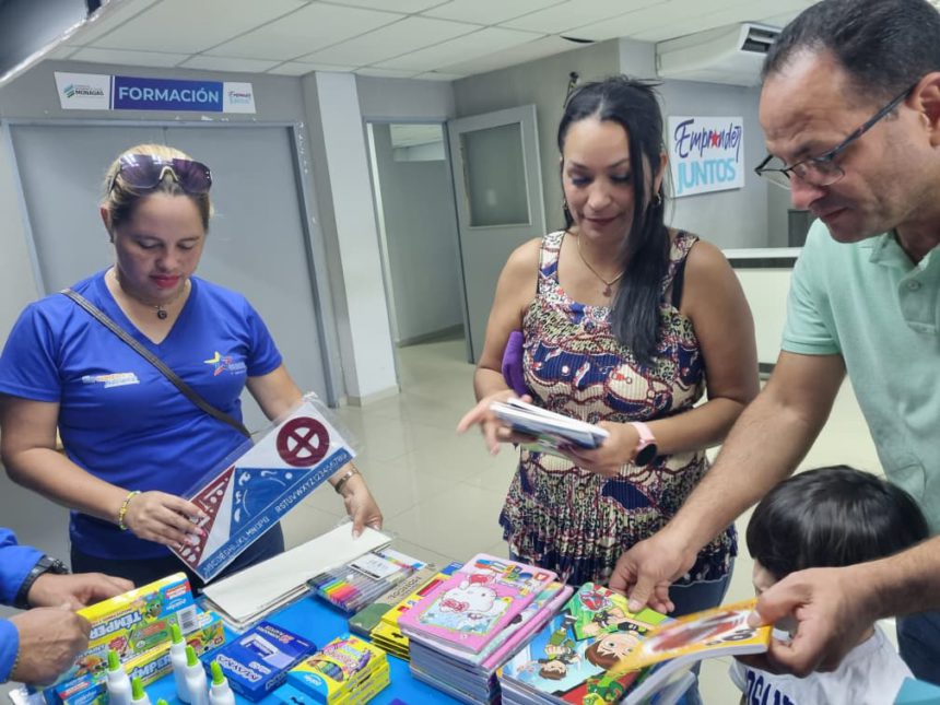 Fondeem impulsa regreso a clases con una feria escolar a precios accesibles 1 escolar