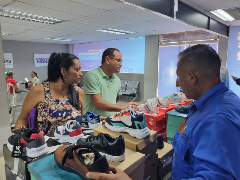 Fondeem impulsa regreso a clases con una feria escolar a precios accesibles 2 escolar2