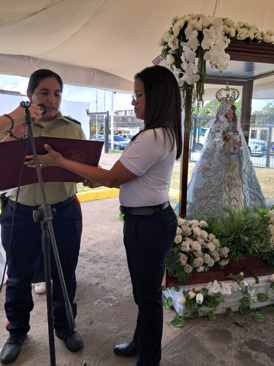 Con una misa funcionarios de Polimaturín y PNB reciben la réplica de la Virgen del Valle 7 misa 7
