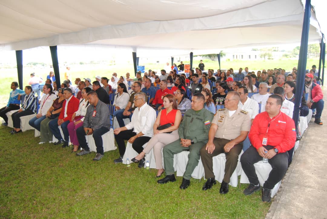 Trabajadores petroleros de Punta de Mata rinden homenaje a la Virgen del Valle 2 misa2 3