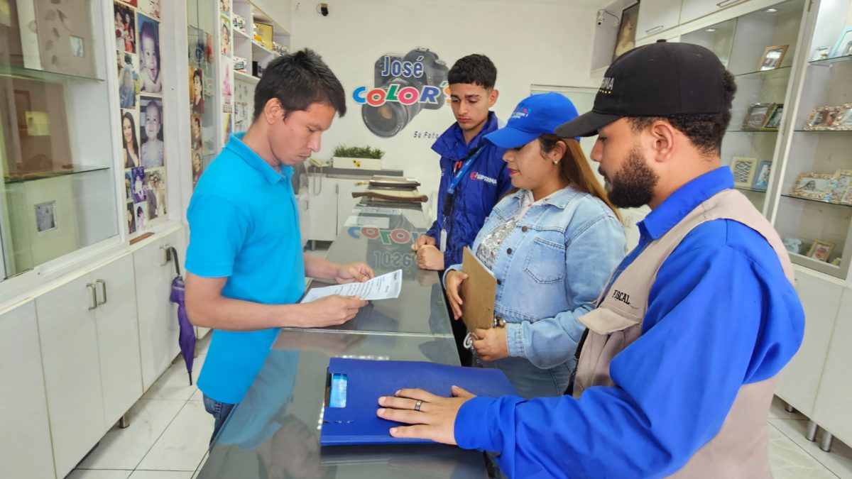 Alcaldía notificó a comerciantes inicio de trabajos de unificación de aceras 3 notificacion3