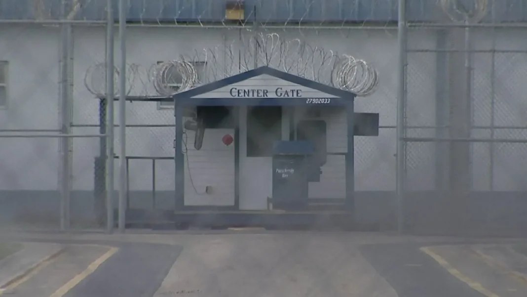 Nuevo centro migratorio, 'Deportation Depot' abre sus puertas al norte de Florida 2 'Deportation Depot