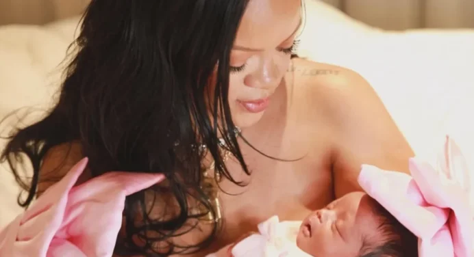 ¡Es niña! Rihanna dio a luz a su tercer bebé