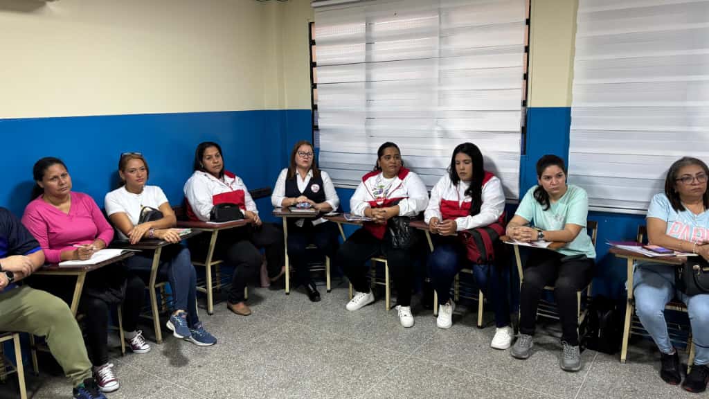 Andiep inició la formación de profesores de Colegios privados en áreas priorizadas 3 robotica3