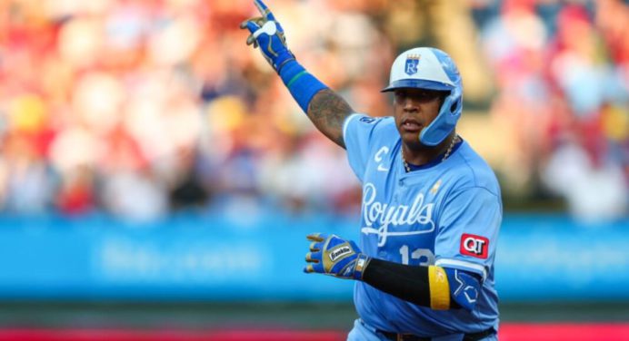 Salvador Pérez llegó a 300 jonrones y mil empujadas en las Mayores