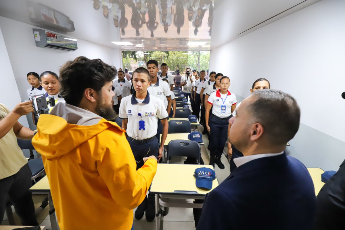 Ministro Sánchez y Gobernador Luna reafirman compromiso con educación universitaria 3 sanchez444