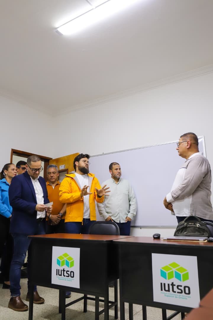 Ministro Sánchez y Gobernador Luna reafirman compromiso con educación universitaria 5 sanchez6