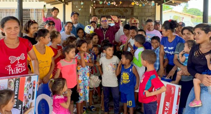 Gobierno de Monagas retorna familias a sus comunidades tras descenso del río Orinoco