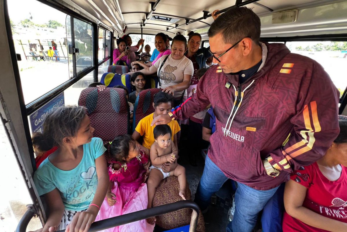 Gobierno de Monagas retorna familias a sus comunidades tras descenso del río Orinoco 2 sotillo2 1