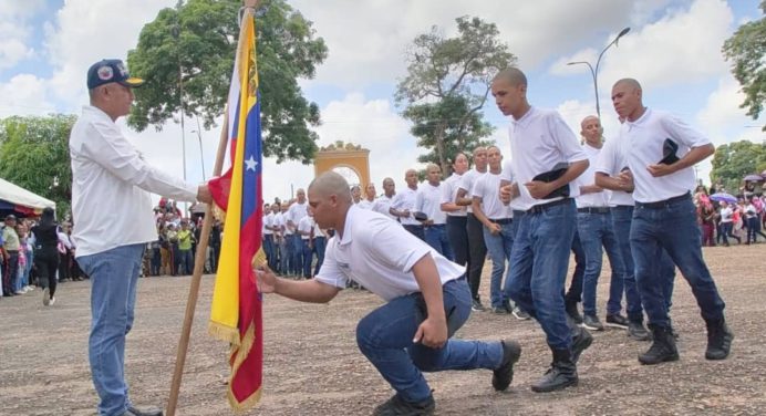 En la UNES Monagas 615 estudiantes realizan acto de “Ósculo a la Bandera nacional”
