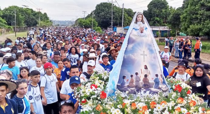 Rinden homenaje a la Virgen del Valle con un recorrido de 7 kilómetros de fe