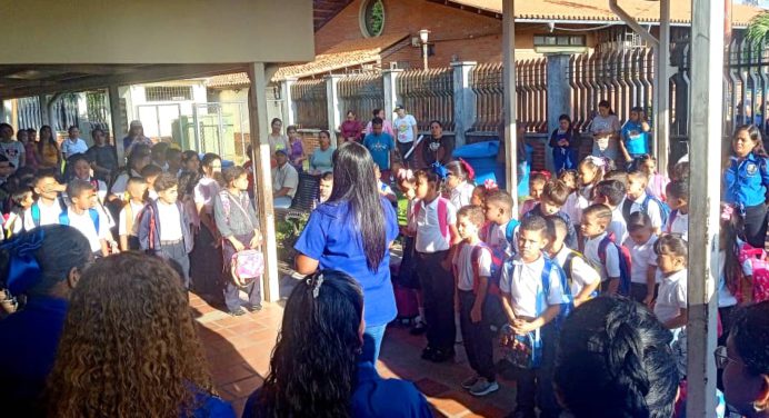 Con alegría y entusiasmo inicia período escolar en Ezequiel Zamora