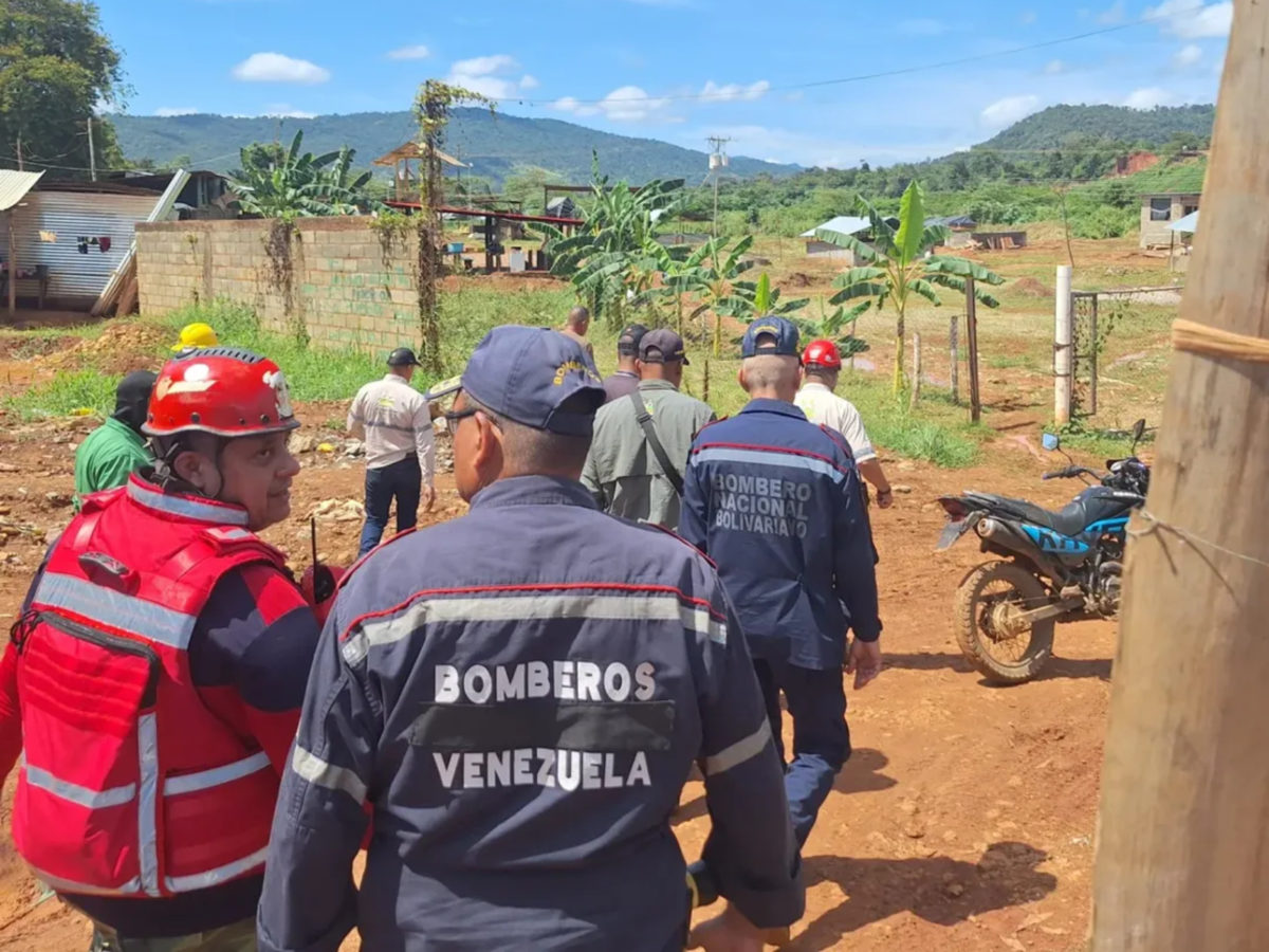Recuperan dos cuerpos de los 14 mineros atrapados en Bolívar 2 mineros