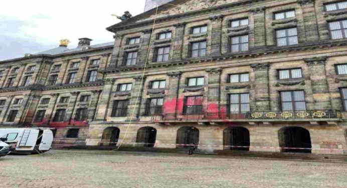 Vandalismo en el Palacio Real de Ámsterdam: Activistas expresan su descontento con Israel