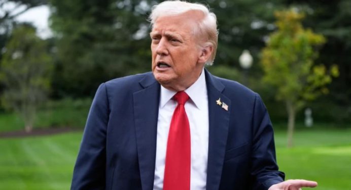 Trump tildó de «absolutamente ridículo» que Bad Bunny actúe en el Super Bowl