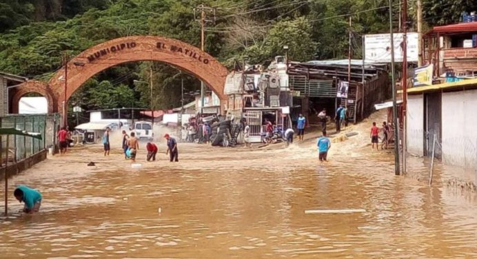Rotura de tubería matriz en El Hatillo dejó afectadas 150 personas