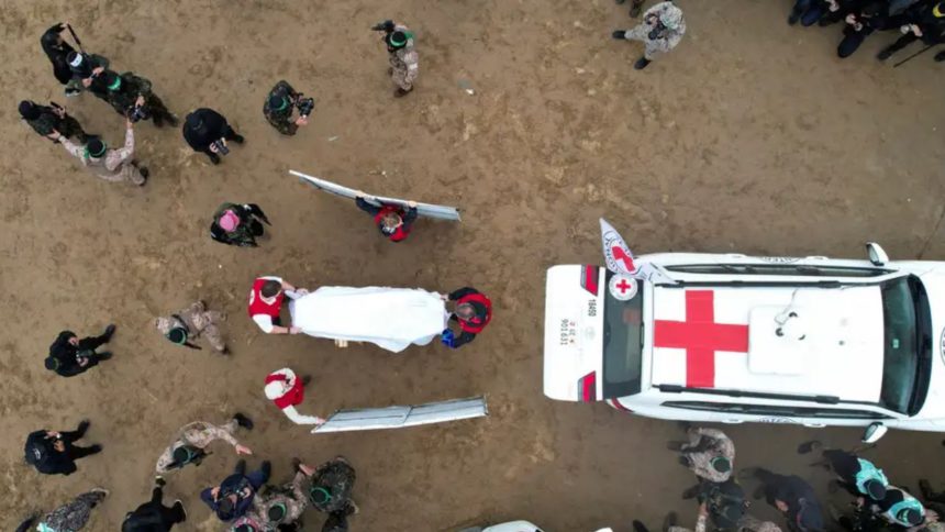 La Cruz Roja se desplaza al sur de Gaza para recibir los cuerpos de los rehenes fallecidos 1 La Cruz Roja