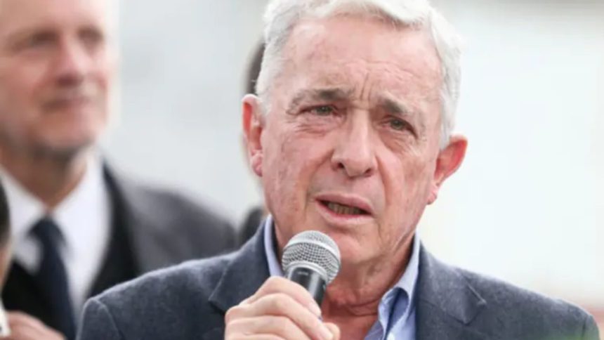 Álvaro Uribe: Tribunal de Bogotá absuelve al Expresidente de en casos de soborno 1 Álvaro Uribe