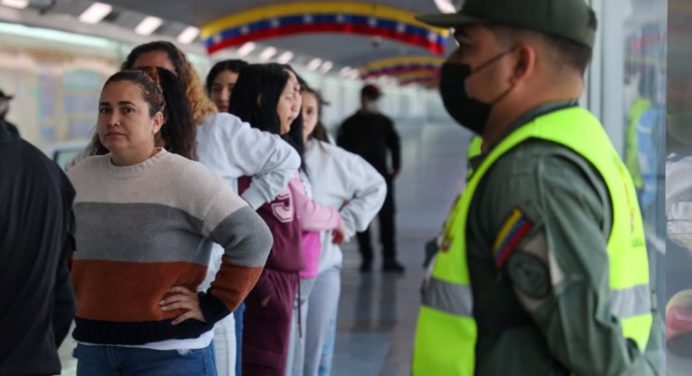 Vuelo 79 de Vuelta a la Patria llega con 208 migrantes venezolanos desde Texas