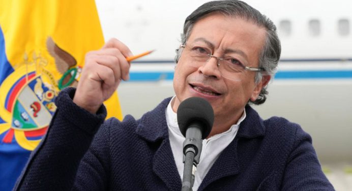 Petro publica proyecto para convocar una Asamblea Nacional Constituyente