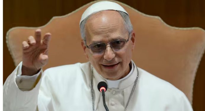 Llamado del papa: Superar la tecnofobia y fomentar la inclusión en las escuelas católicas