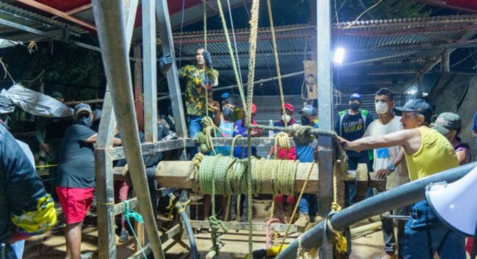 Recuperan 12 cuerpos en la mina Cuatro Esquinas de El Callao