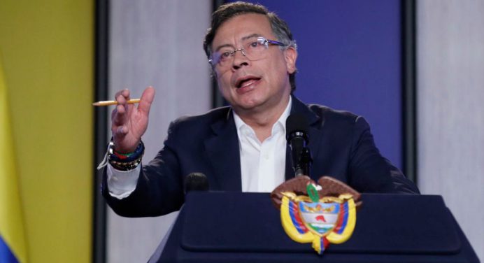 Petro afirma que sanciones de EEUU no le afectan