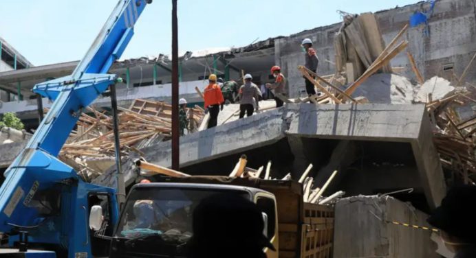 En Indonesia: Cifra de fallecidos llega a 7 tras el colapso de un internado