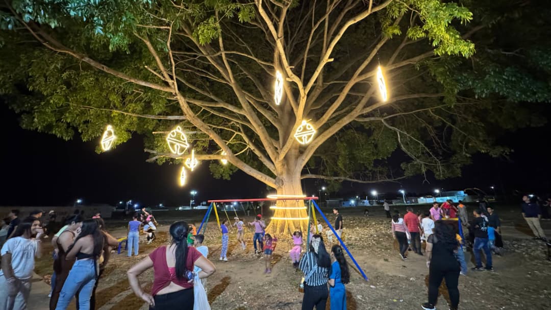 Alcaldesa Ana Fuentes encendió Navidad en la plaza del Barrio Bolívar en Maturín 4 Navidad4